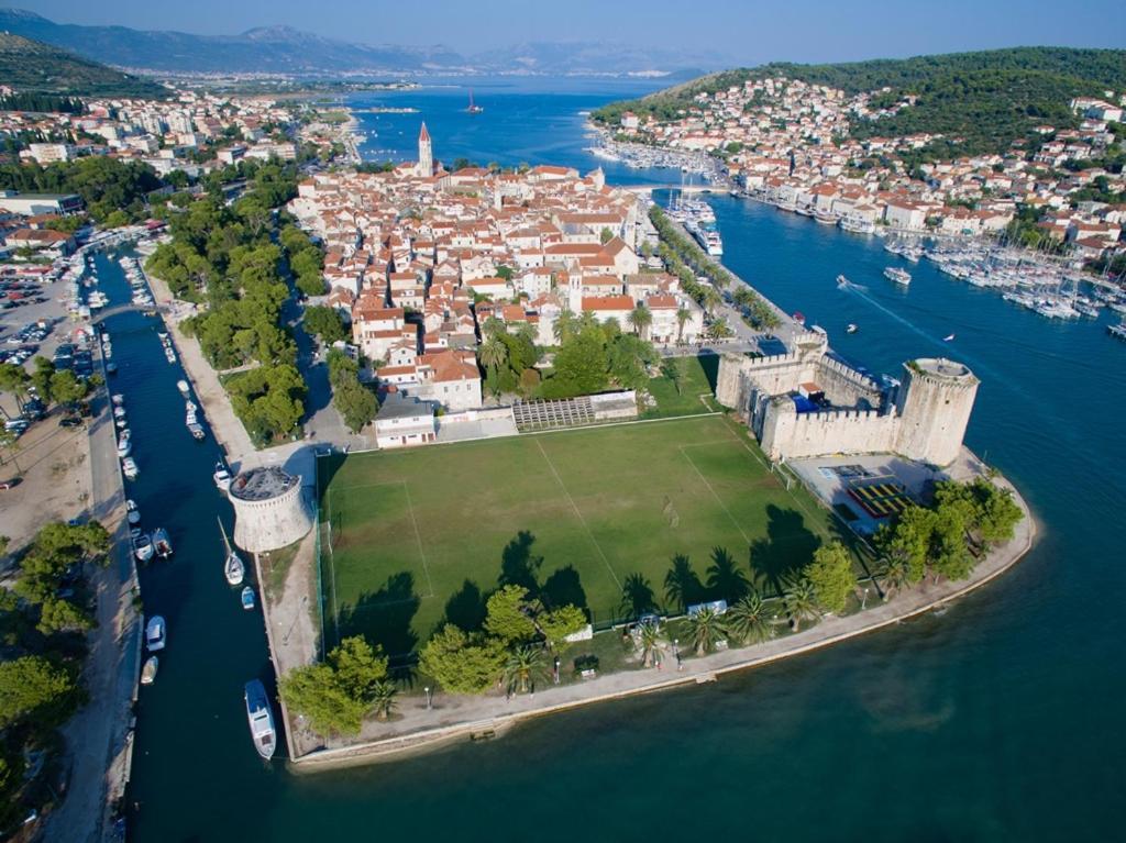 Ones Apartment Trogir Exterior photo